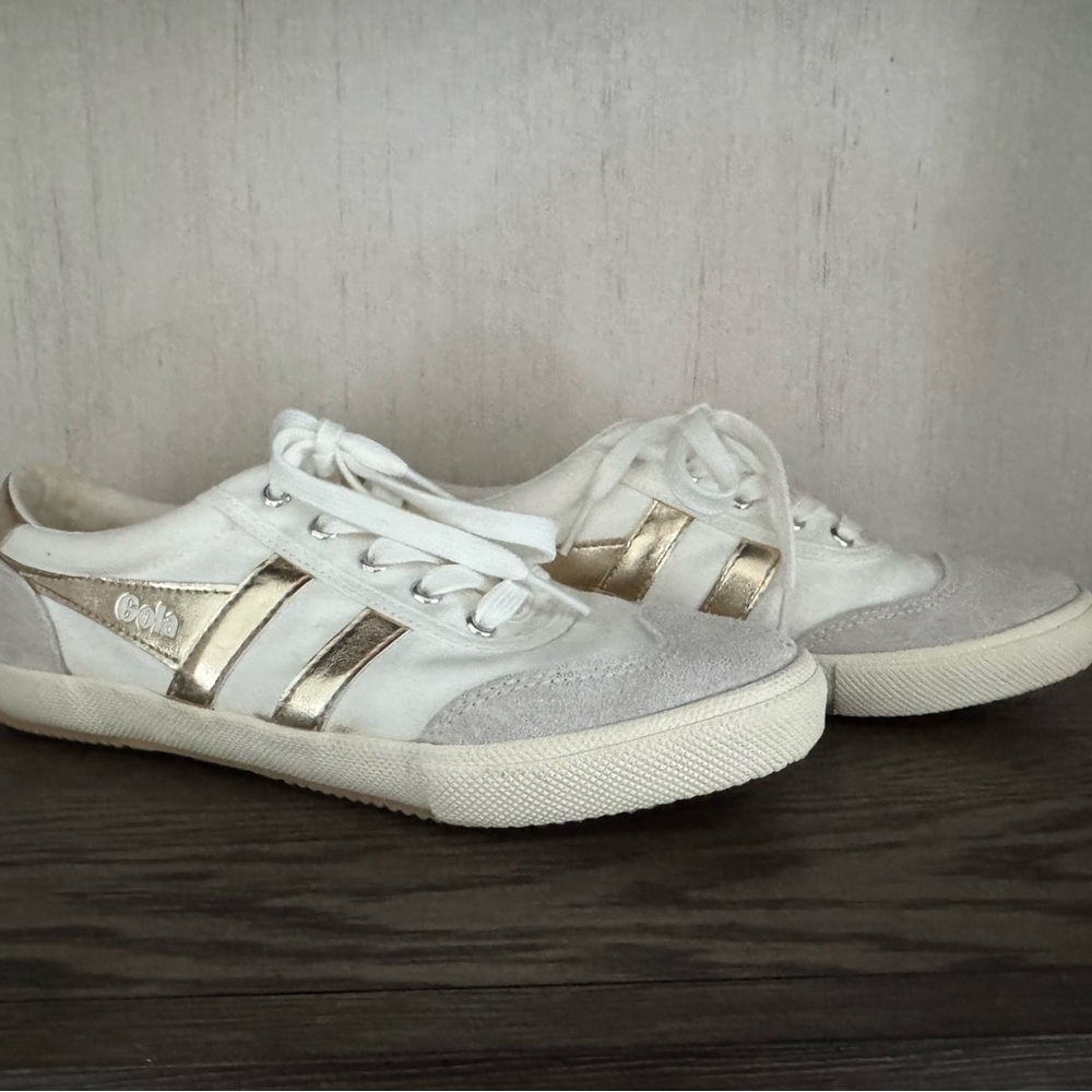 Gola Women's Sneakers in White and Gold